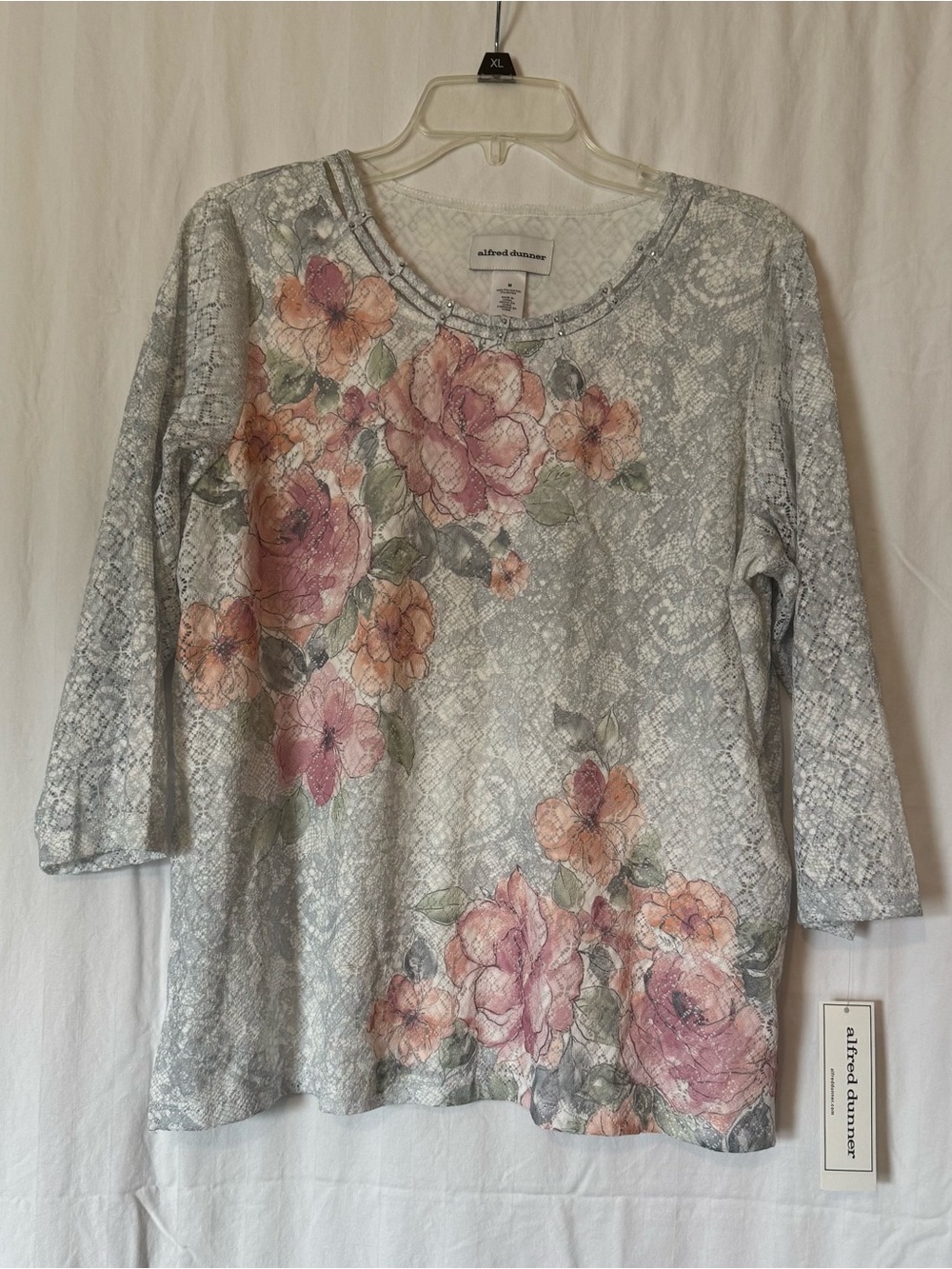 NWT Soft Floral Lace Alfred Dunner Top – Size M
